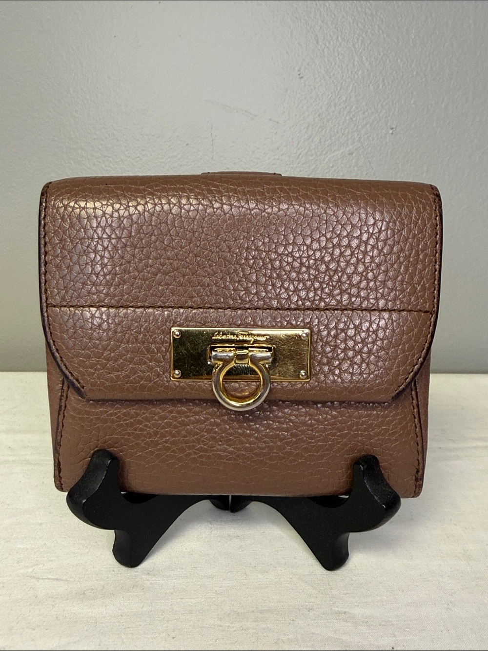 Salvatore Ferragamo Gancini Clip Pebbled Leather Bifold Wallet Brown Italy - Picture 1 of 9